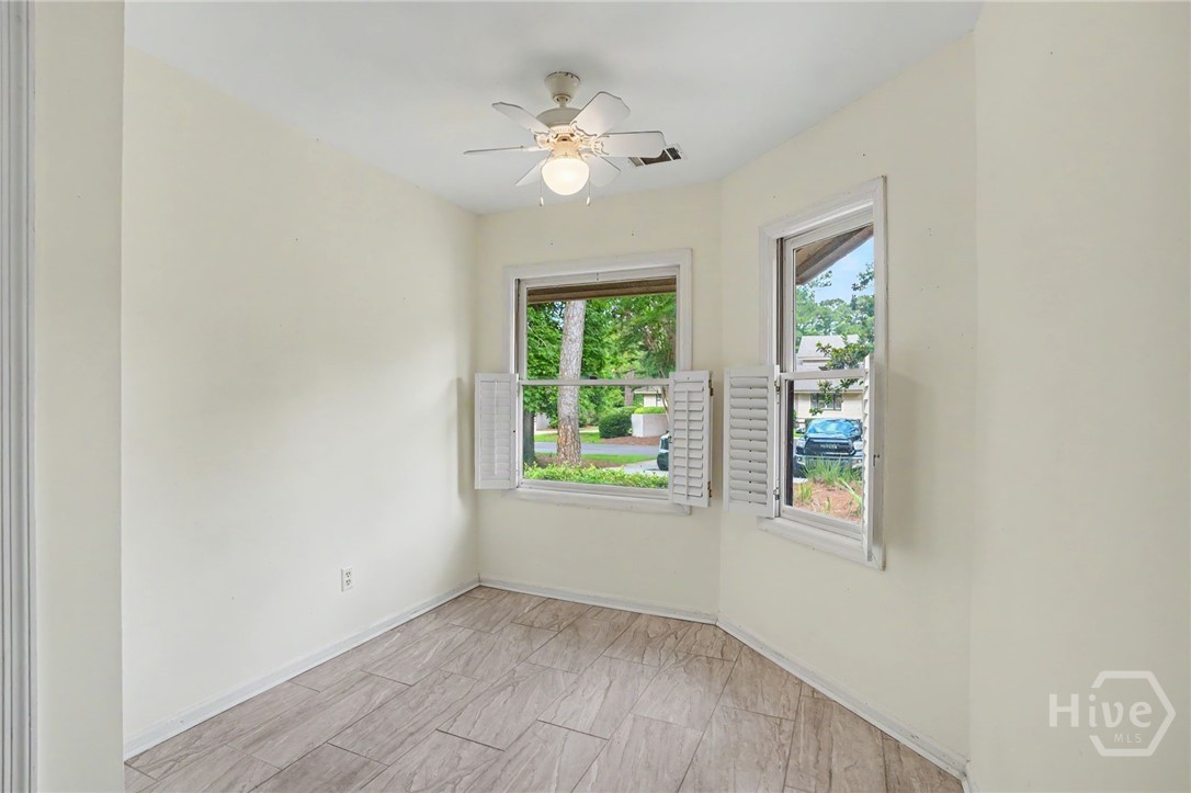 8 Franklin Creek Road N
