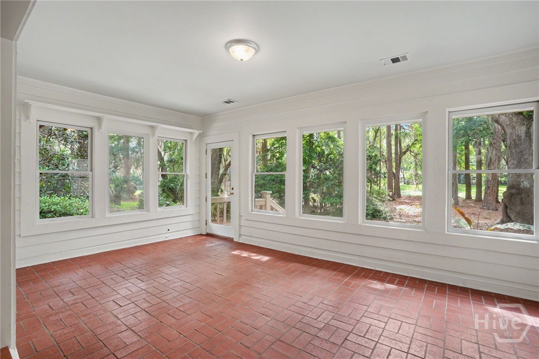 8 Franklin Creek Road N