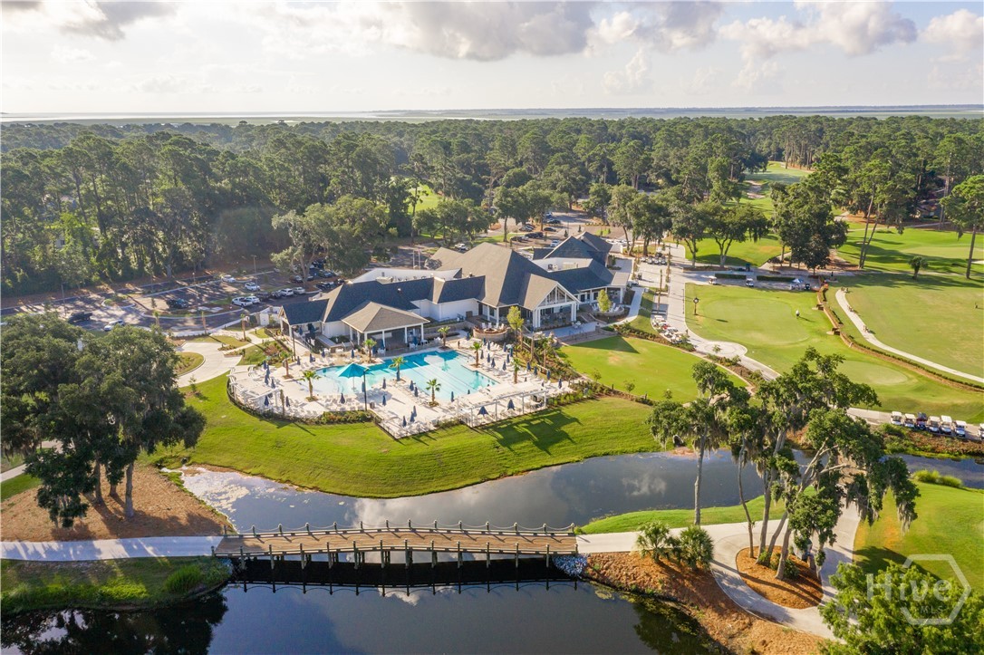 5 Lakewood Retreat