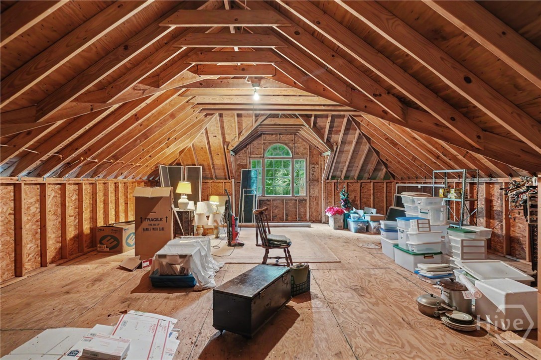 5 Lakewood Retreat