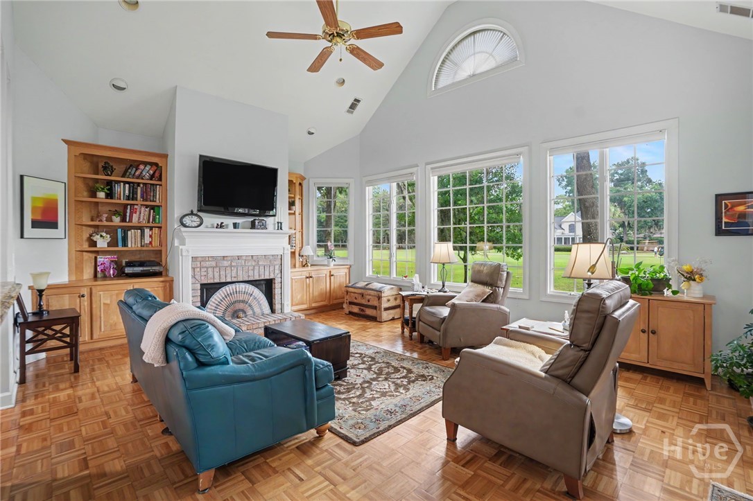 5 Lakewood Retreat