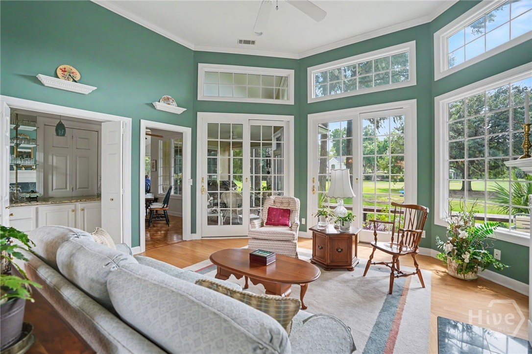 5 Lakewood Retreat