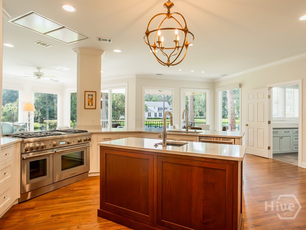 6 Huntingwood Retreat
