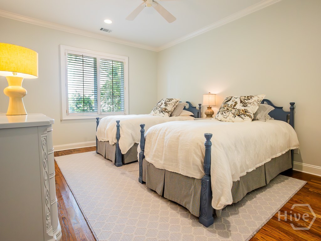 6 Huntingwood Retreat