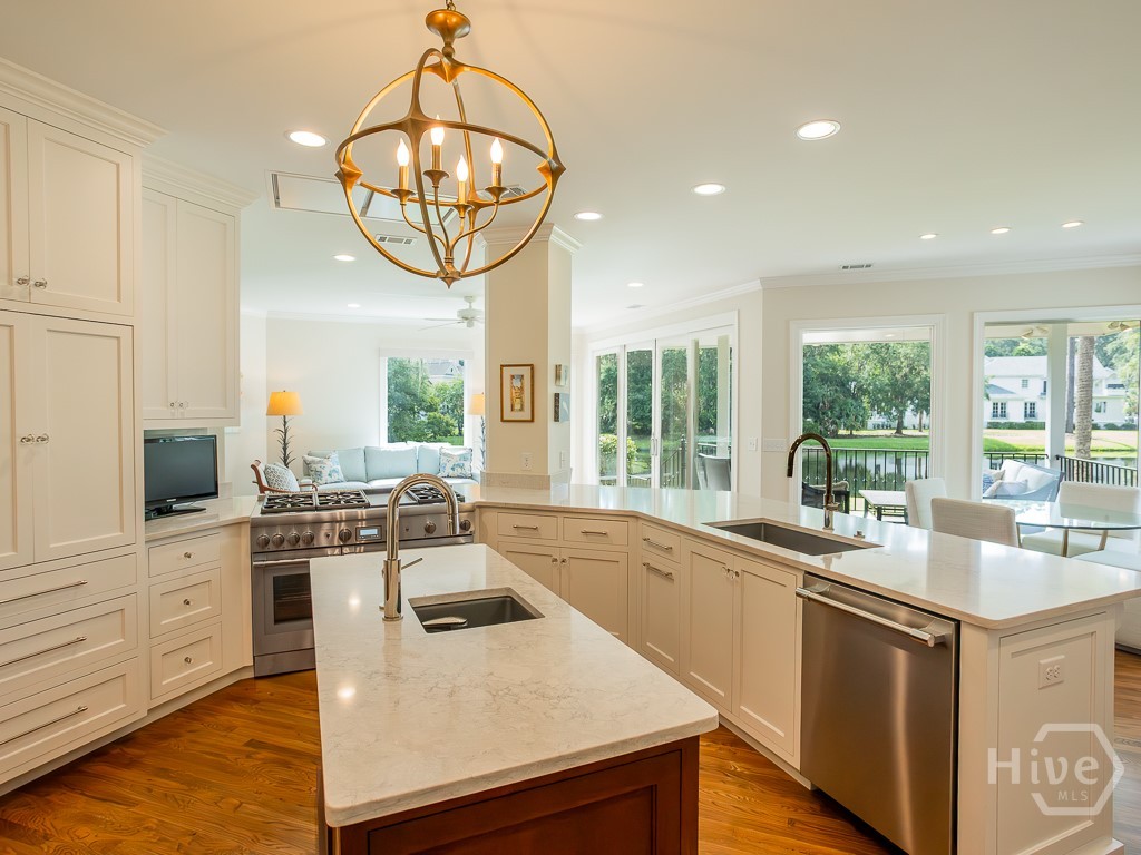 6 Huntingwood Retreat