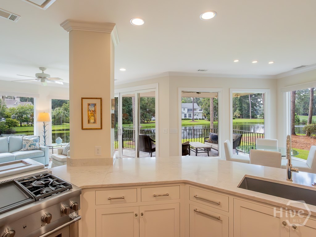 6 Huntingwood Retreat