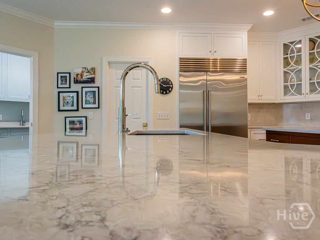 6 Huntingwood Retreat