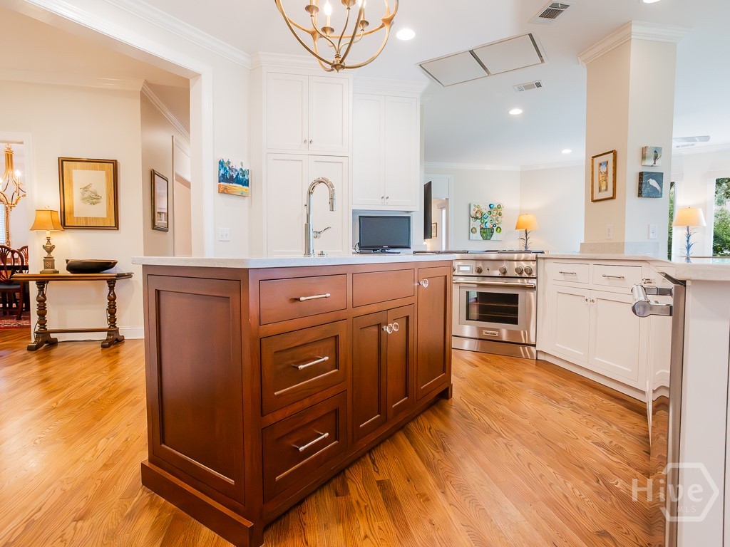 6 Huntingwood Retreat