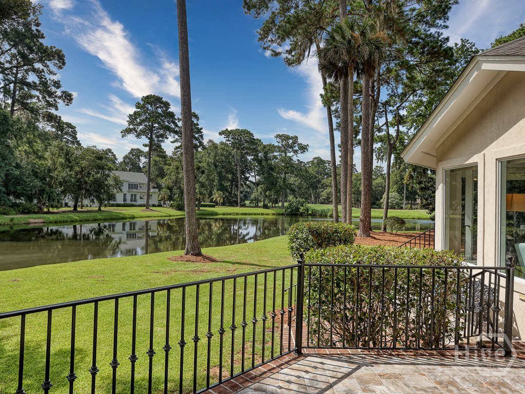 6 Huntingwood Retreat