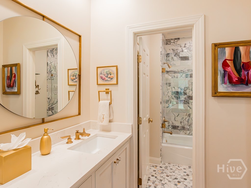 6 Huntingwood Retreat