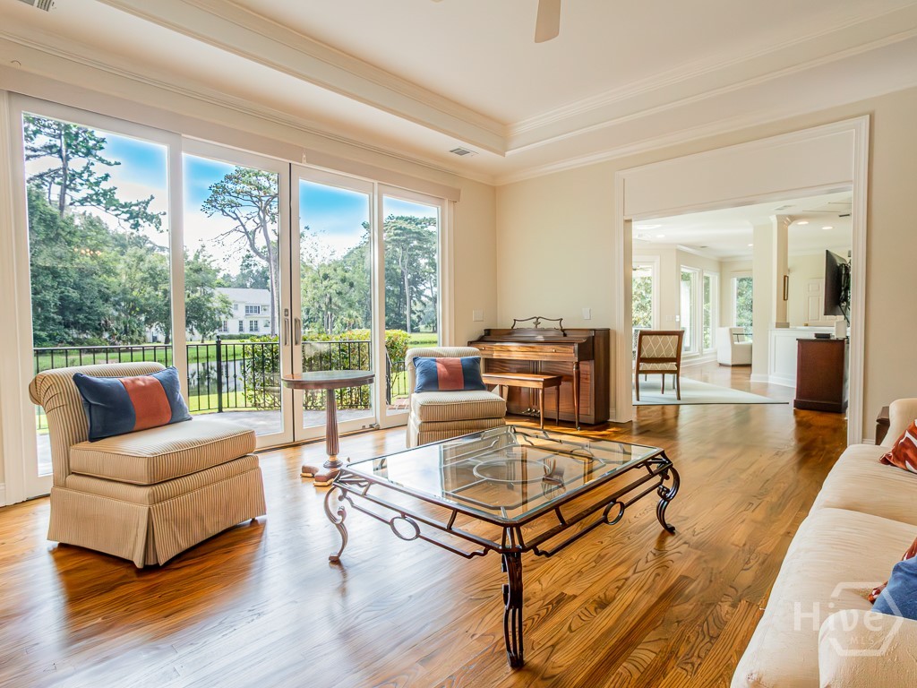 6 Huntingwood Retreat