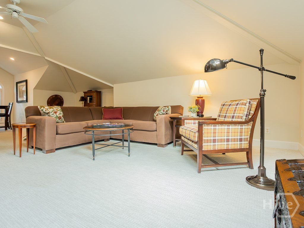 6 Huntingwood Retreat