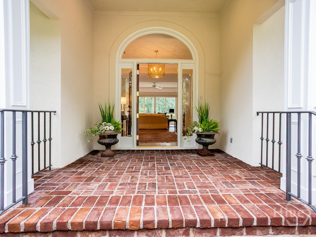 6 Huntingwood Retreat