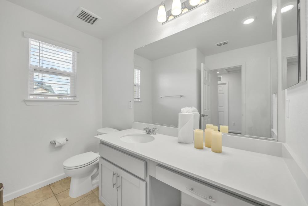 3241 Auburn Leaf Loop