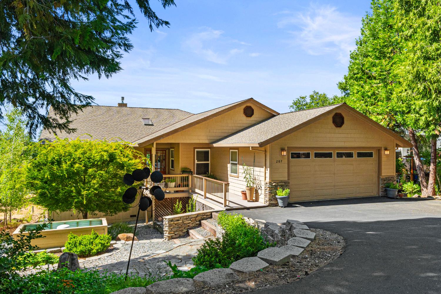 207 Snowberry Court