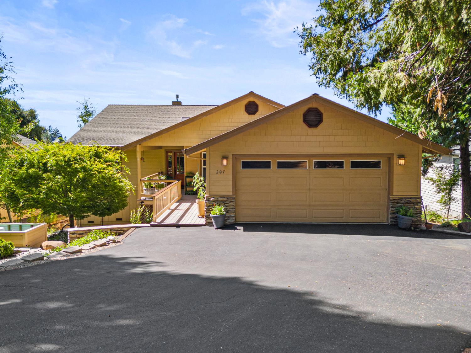 207 Snowberry Court