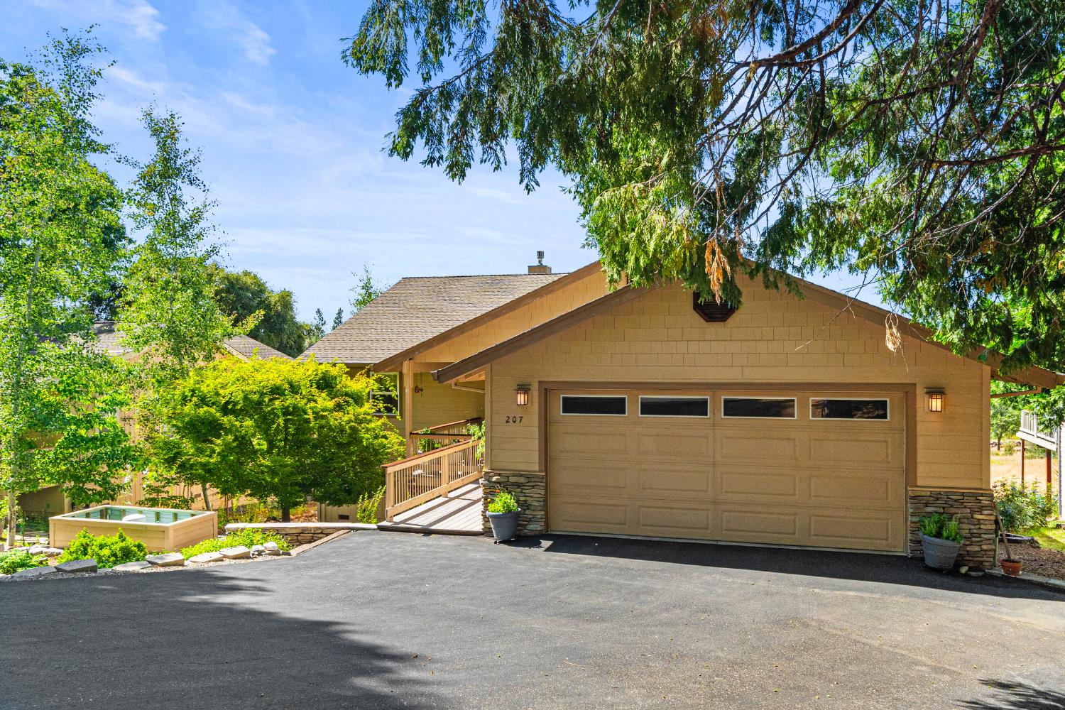 207 Snowberry Court