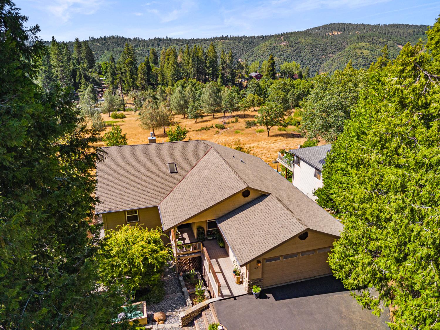 207 Snowberry Court