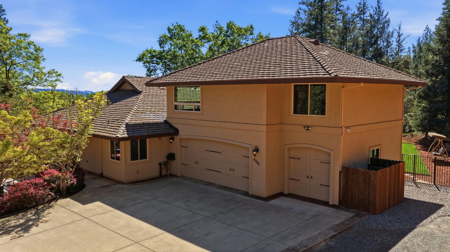 4345 La Brosa Place