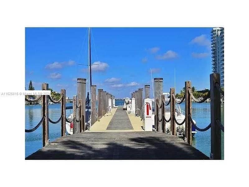 7900 Harbor Island Dr # 920