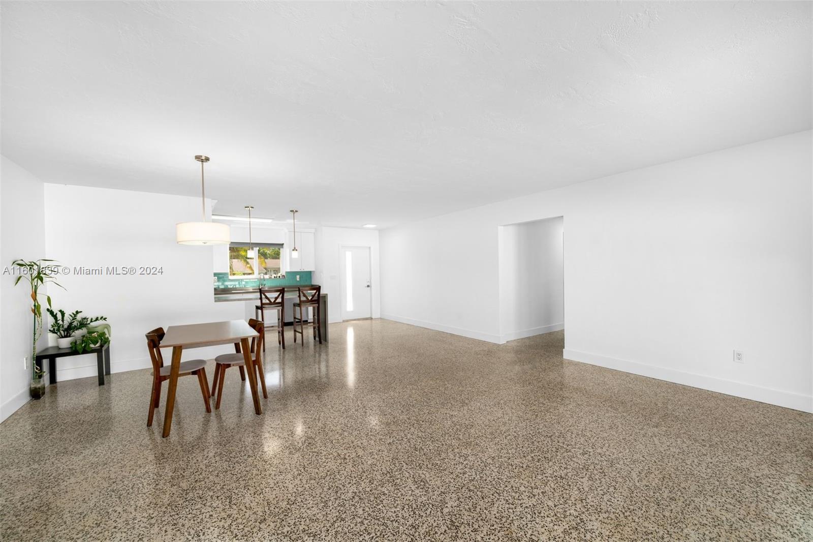 19712 NE 11th Ct