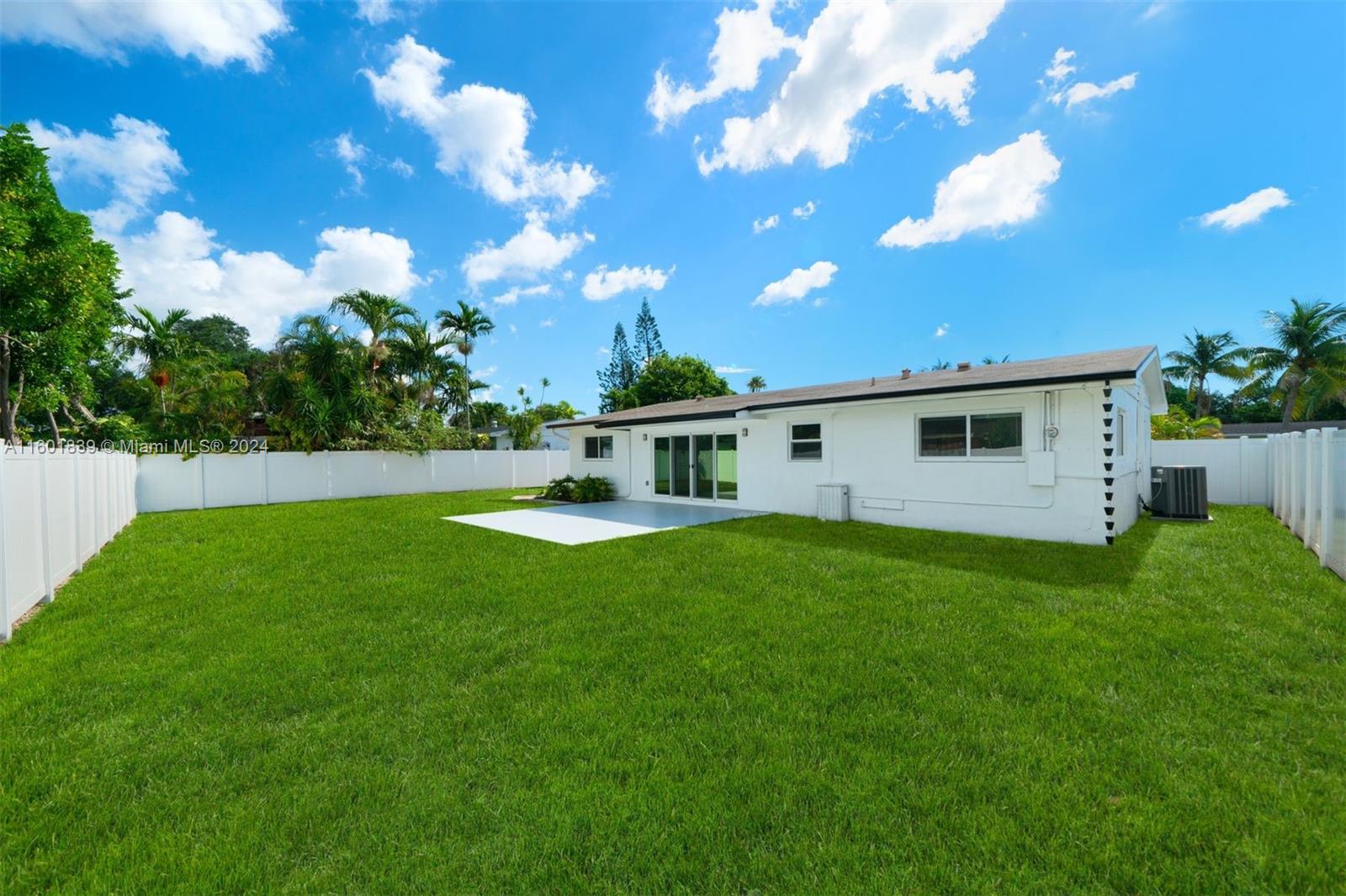 19712 NE 11th Ct