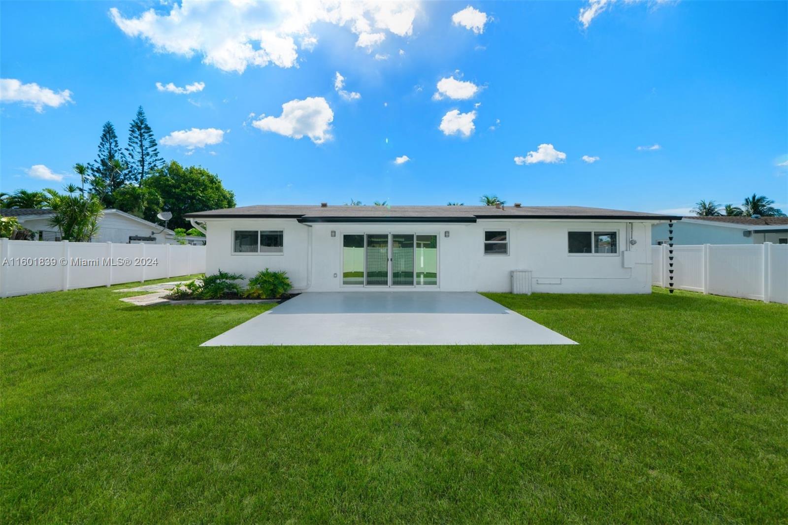 19712 NE 11th Ct