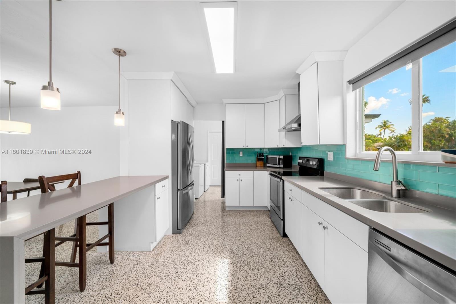 19712 NE 11th Ct
