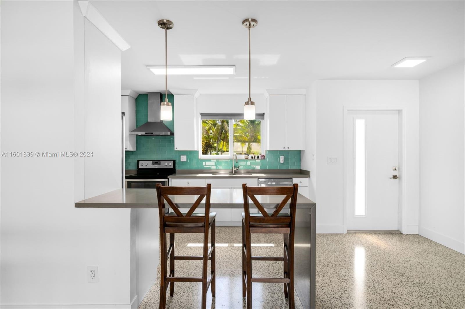 19712 NE 11th Ct