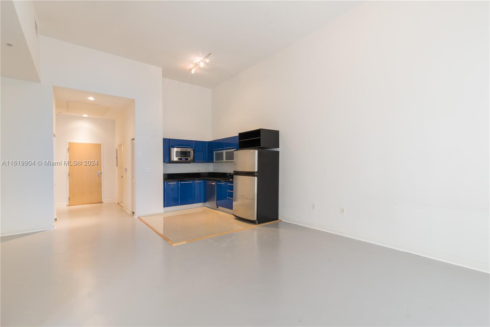 253 NE 2nd St # 211
