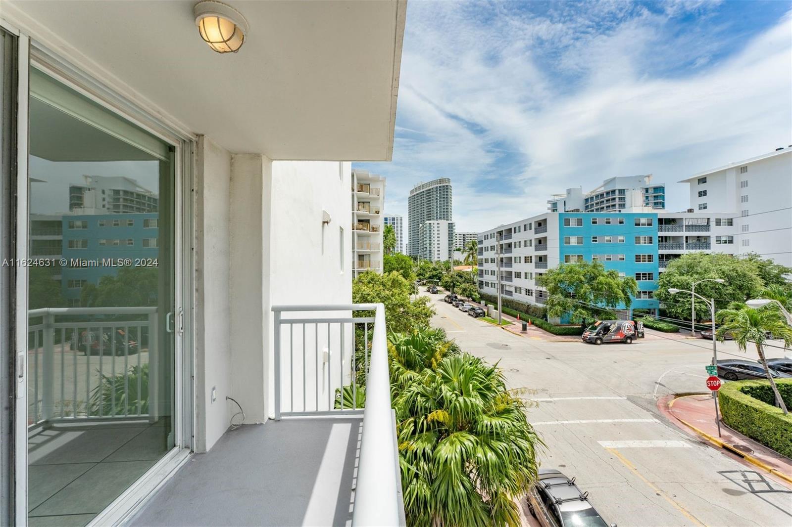 1345 Lincoln Rd # 402