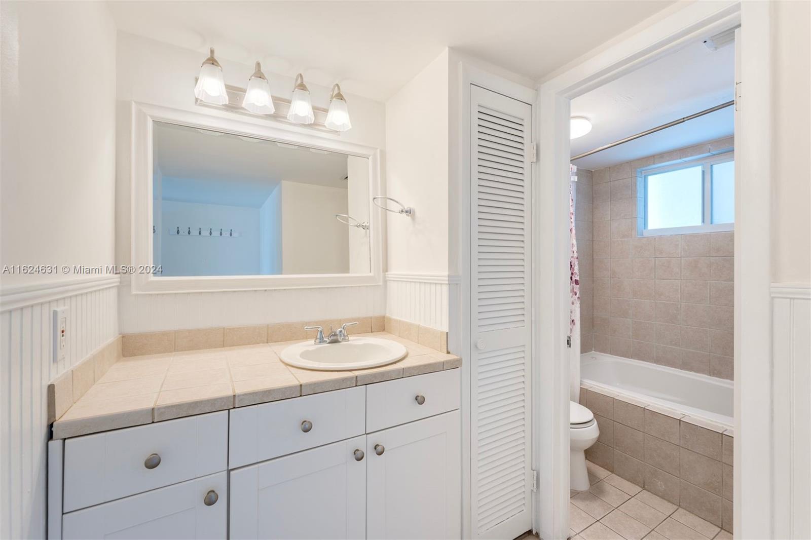 1345 Lincoln Rd # 402
