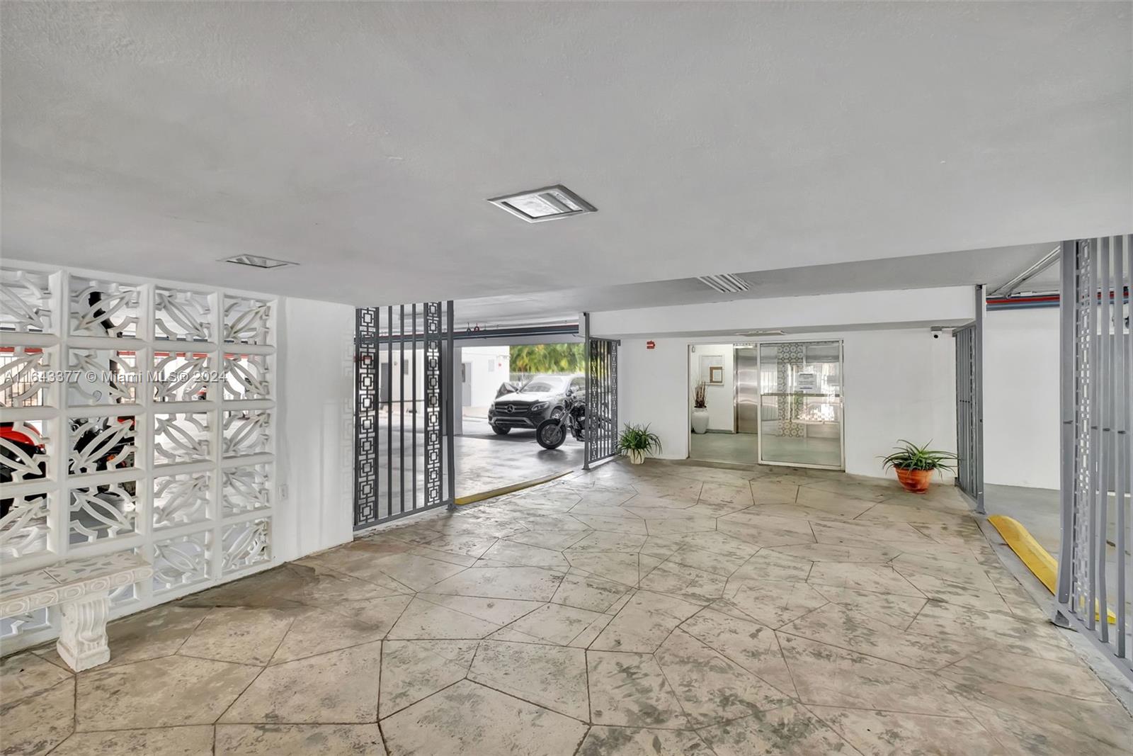1340 Lincoln Rd # 203