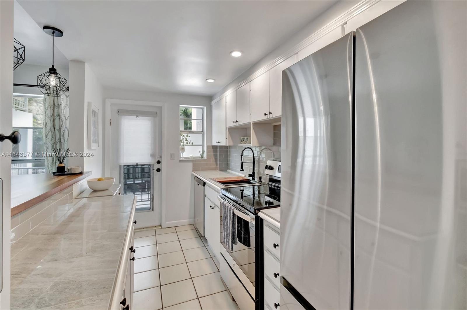 1340 Lincoln Rd # 203