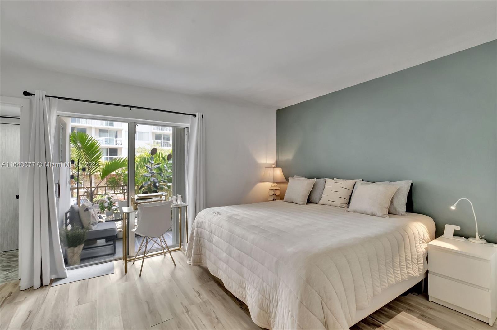 1340 Lincoln Rd # 203
