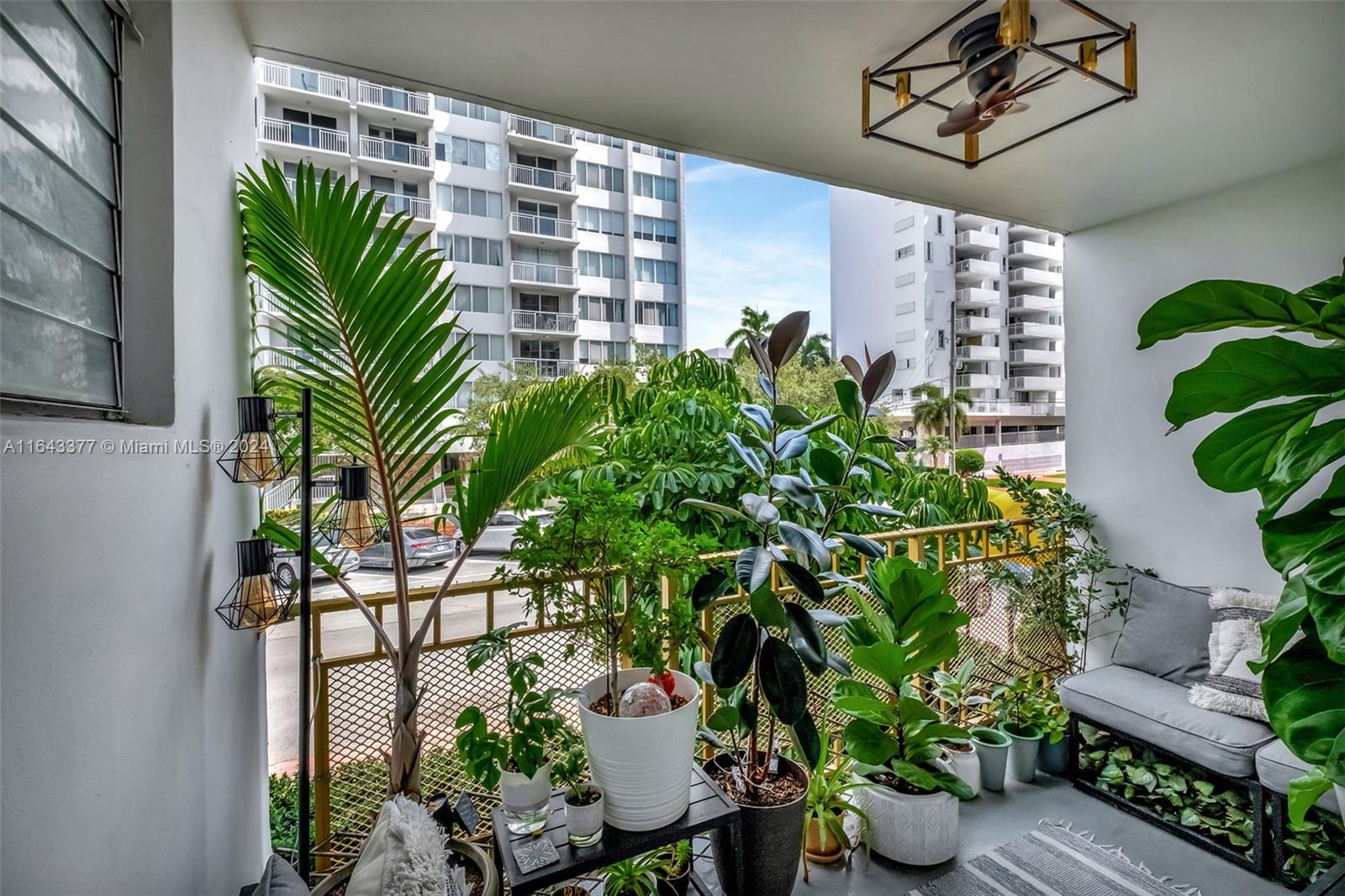 1340 Lincoln Rd # 203