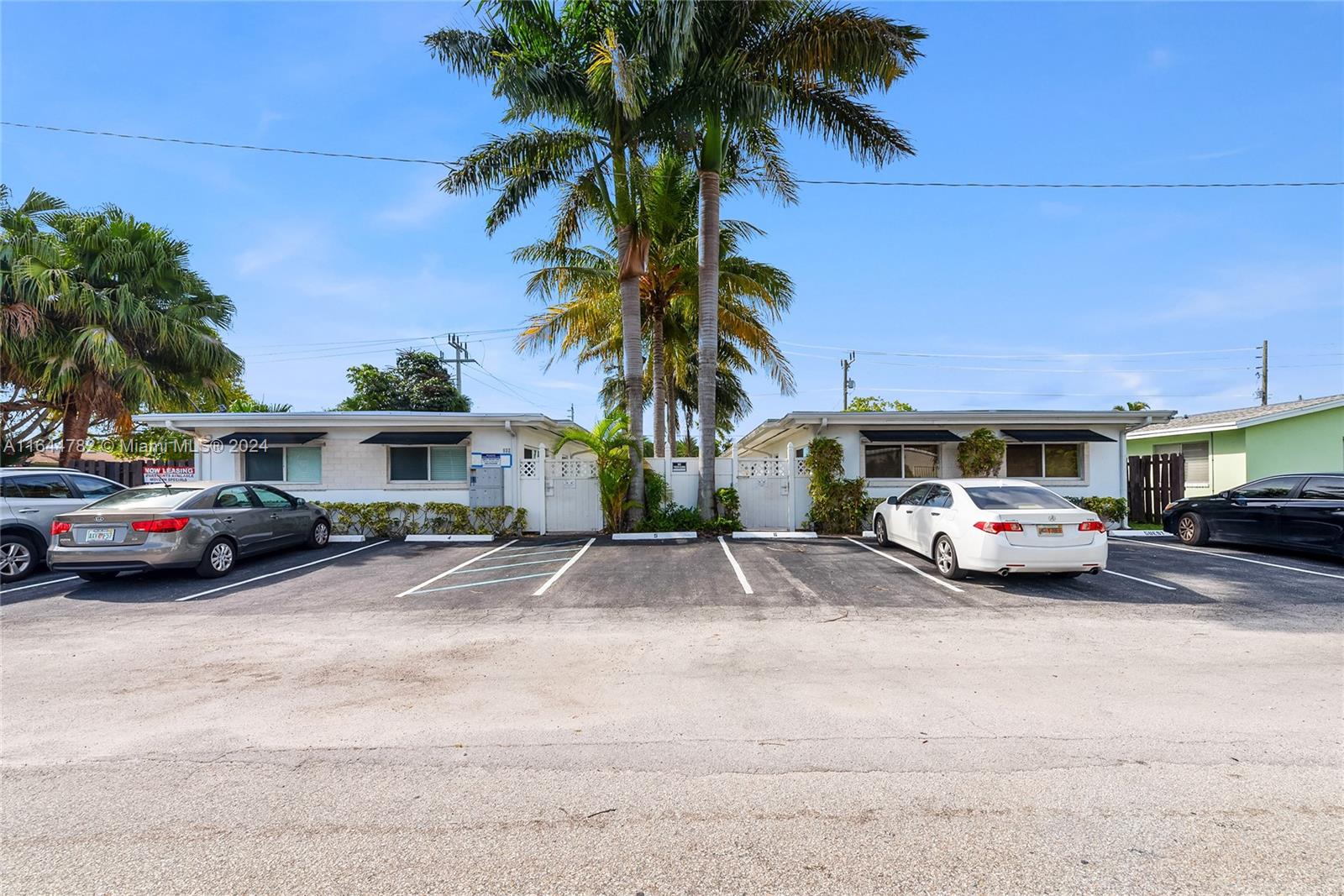 932 Moffett St # 6