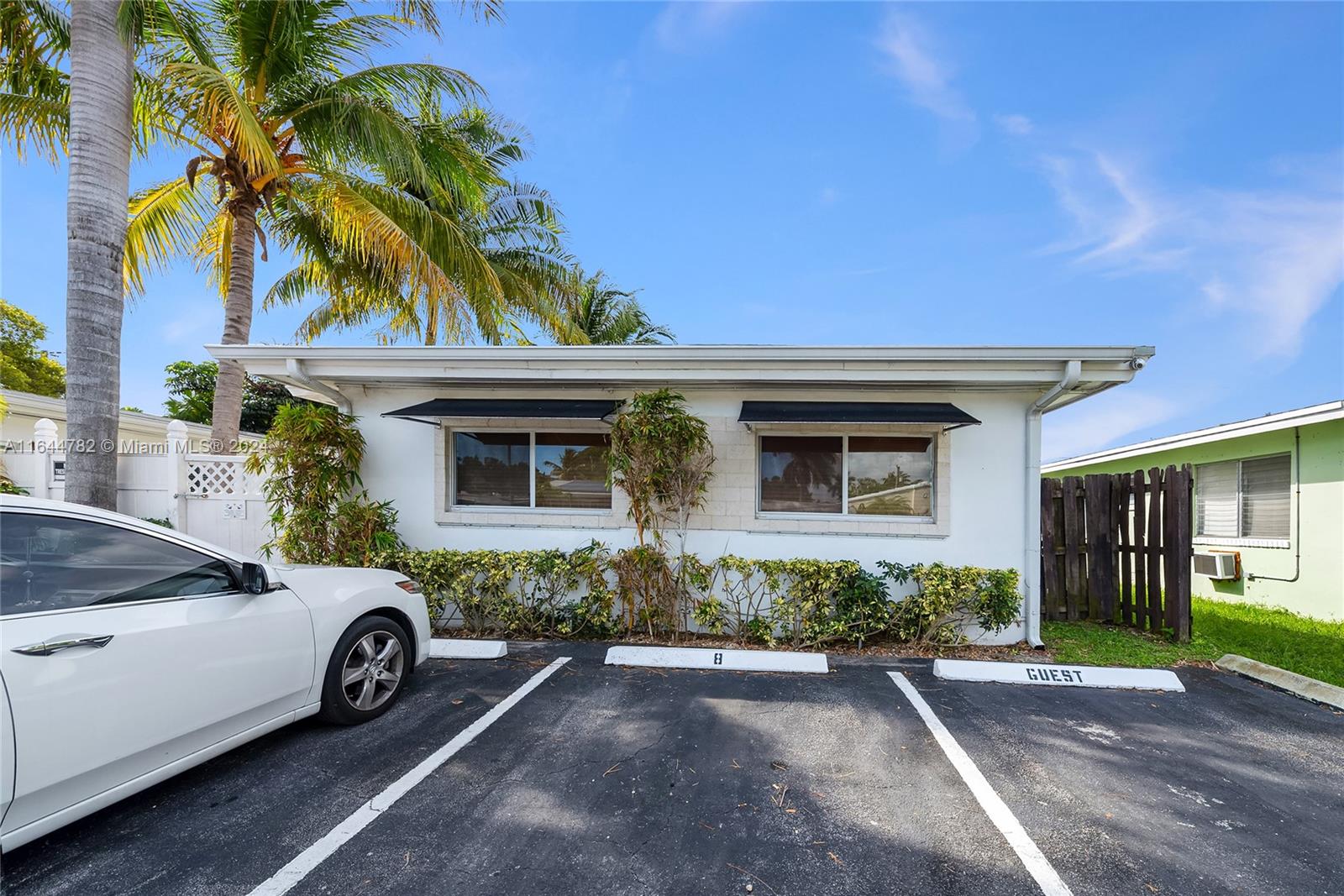 932 Moffett St # 6