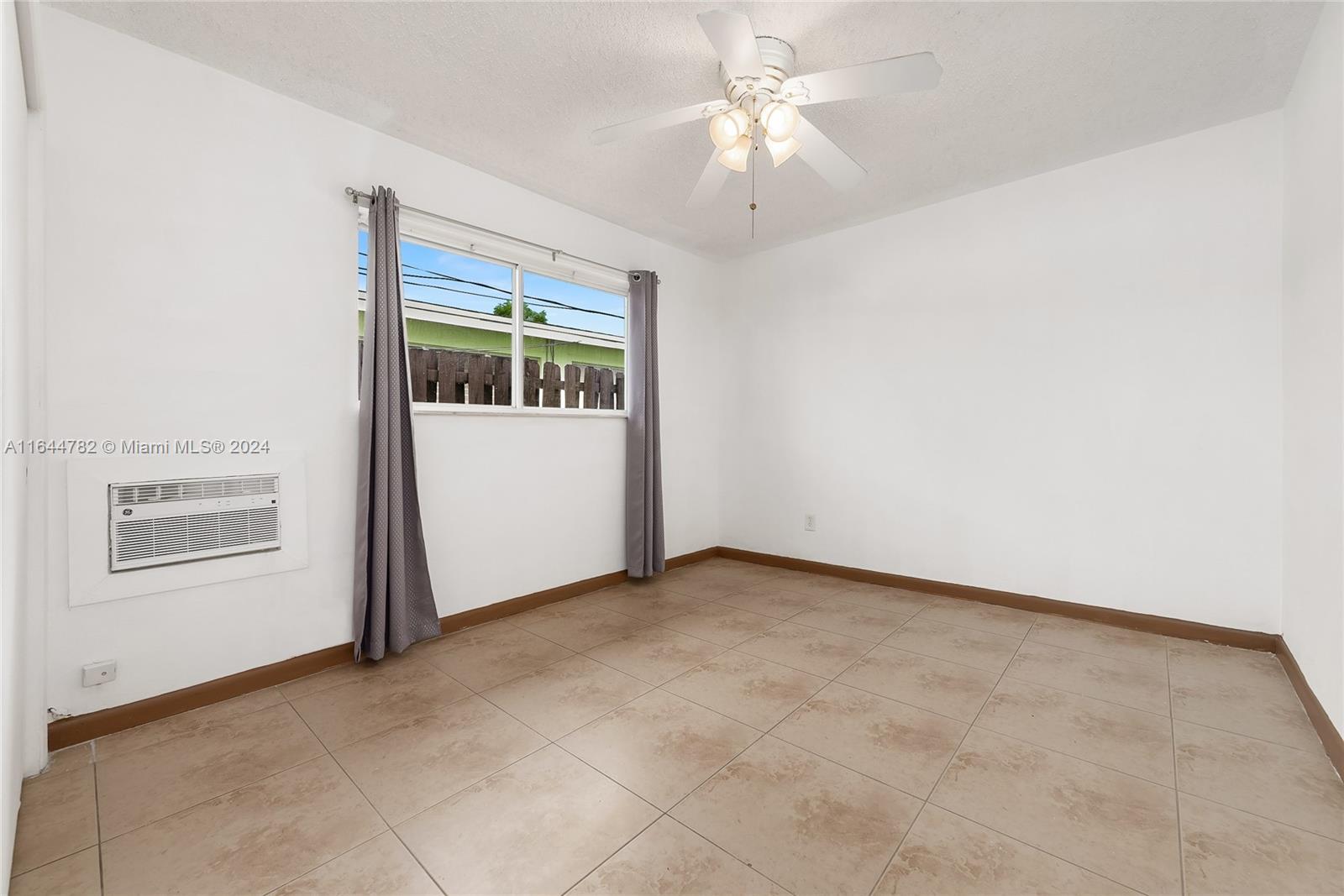 932 Moffett St # 6