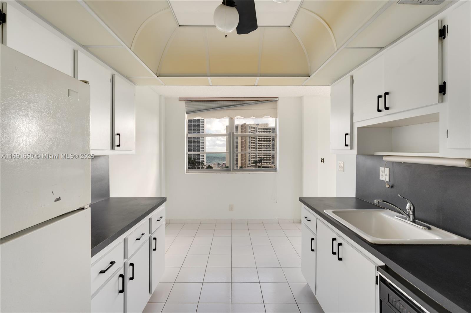 3161 S Ocean Dr # 806