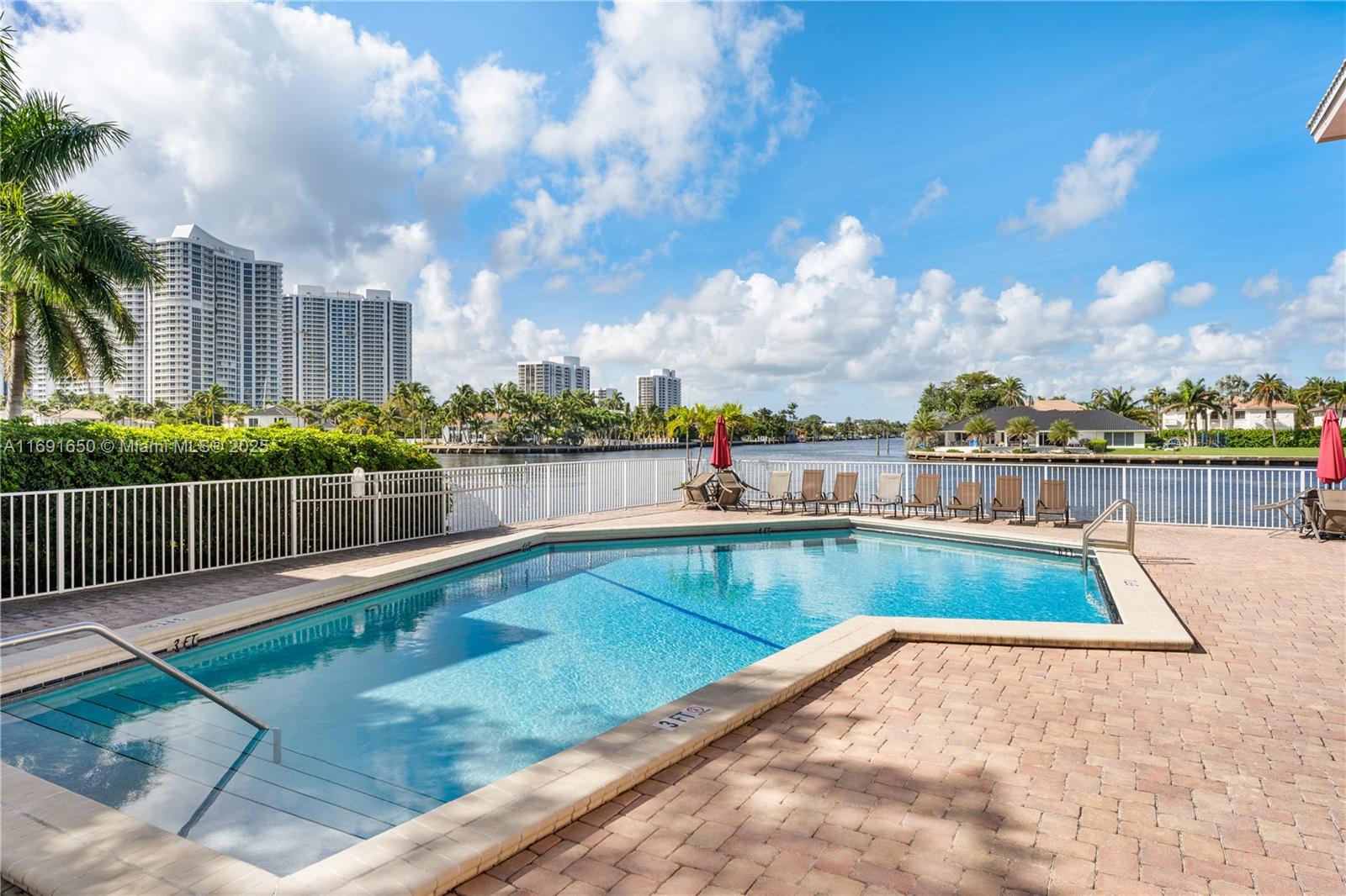 3161 S Ocean Dr # 806