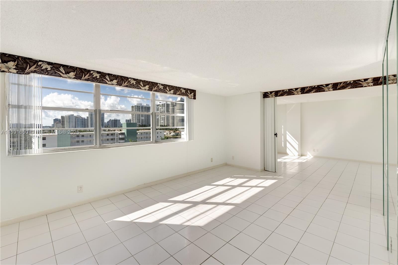 3161 S Ocean Dr # 806