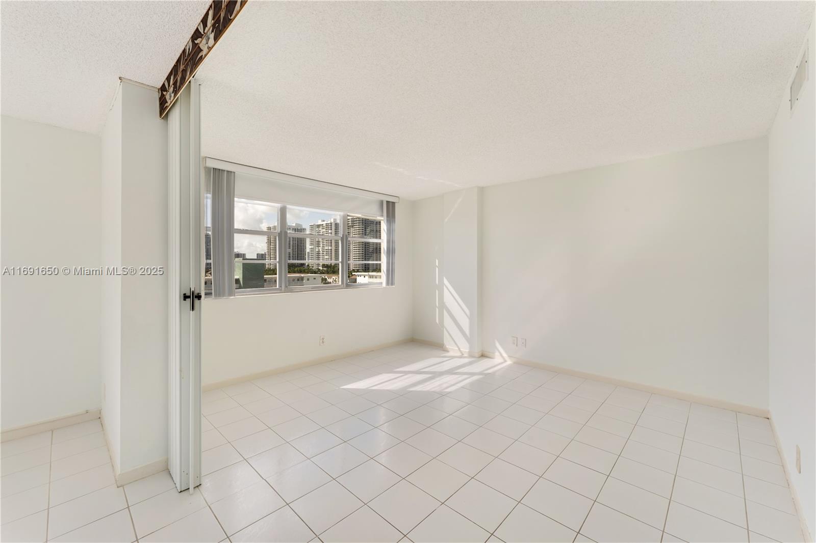 3161 S Ocean Dr # 806