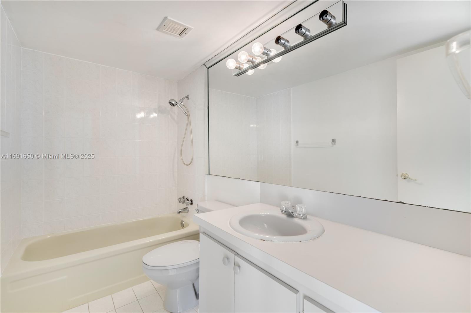 3161 S Ocean Dr # 806