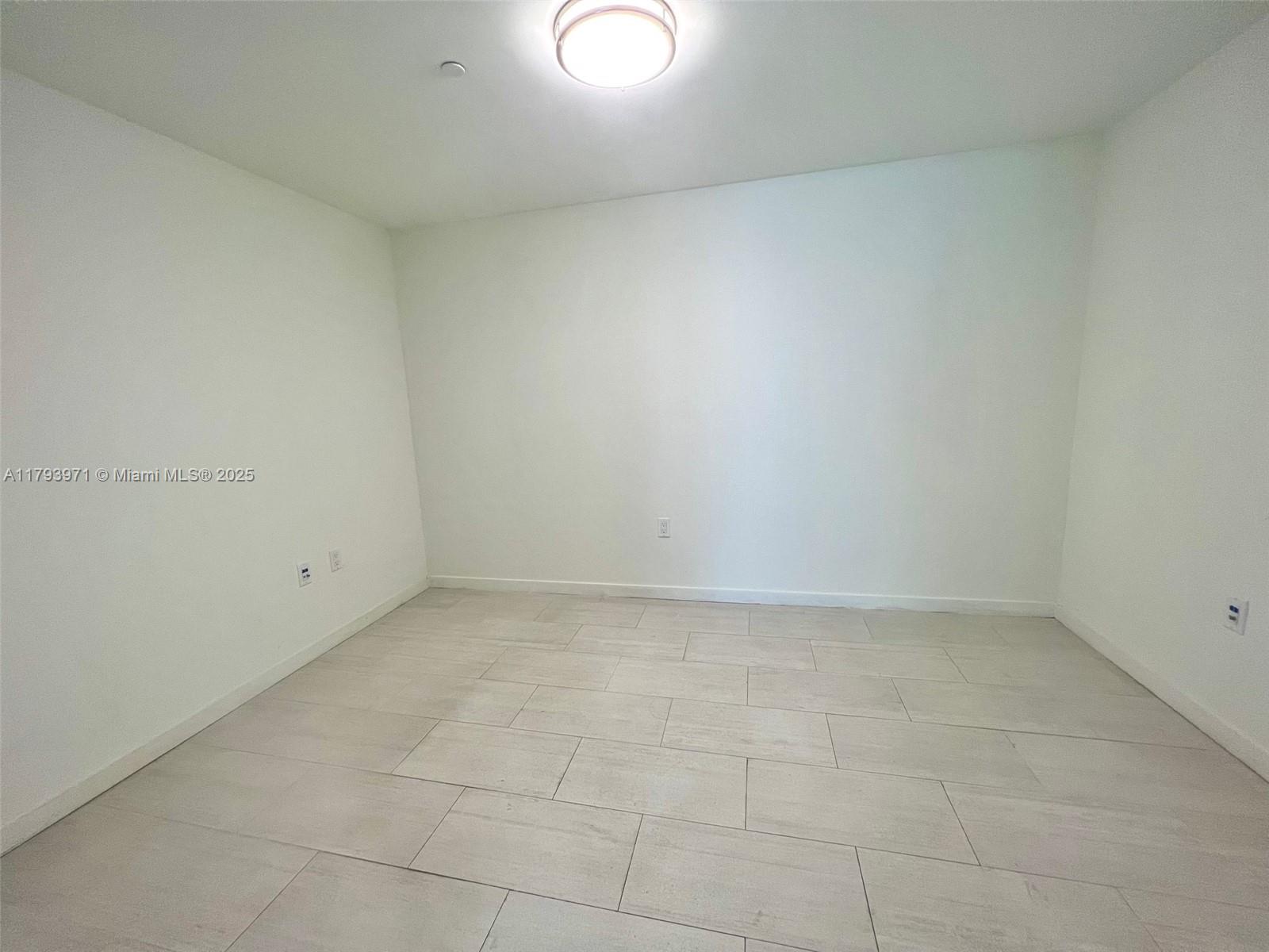 1000 Brickell Plz # 1912