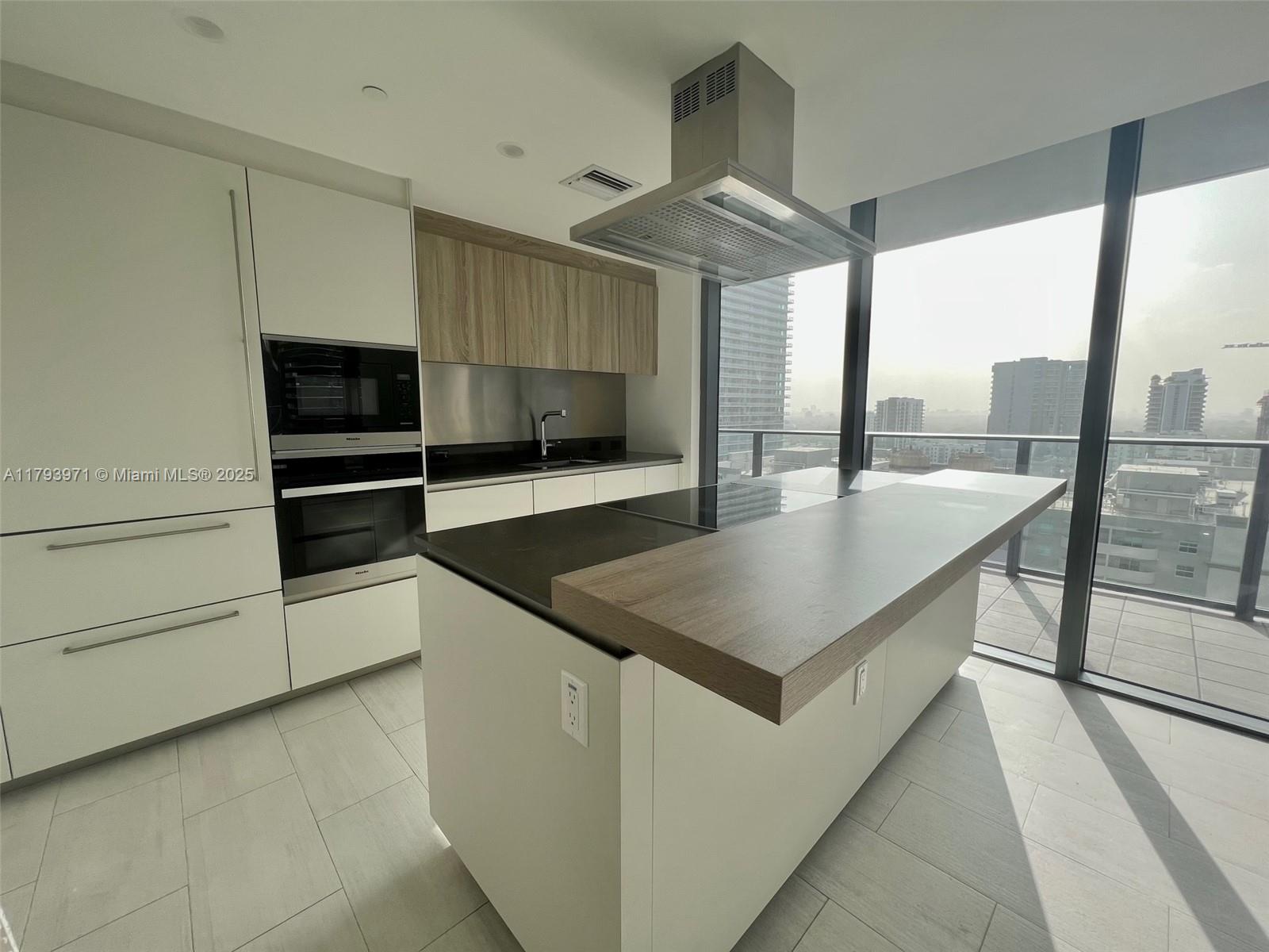 1000 Brickell Plz # 1912
