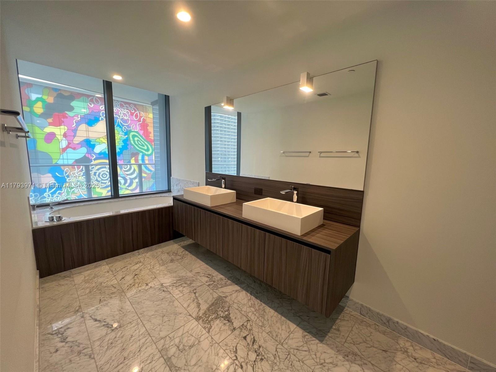 1000 Brickell Plz # 1912