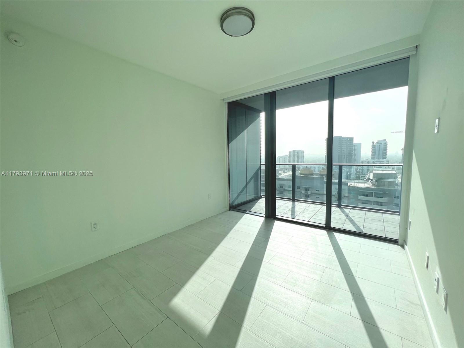 1000 Brickell Plz # 1912