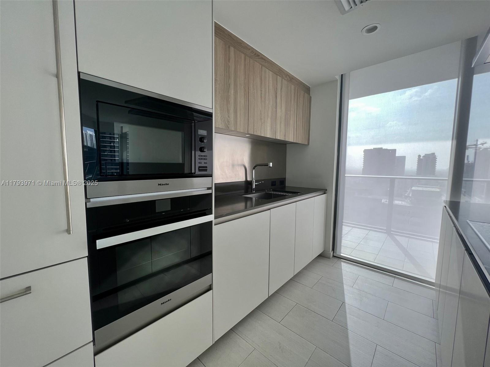 1000 Brickell Plz # 1912