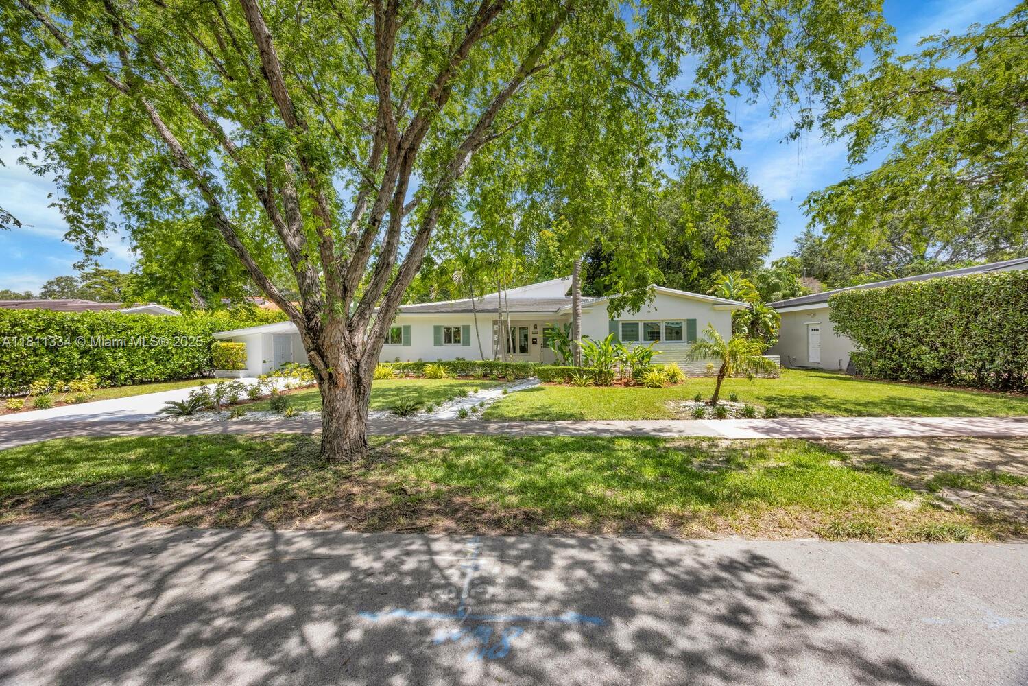 1535 Trevino Ave